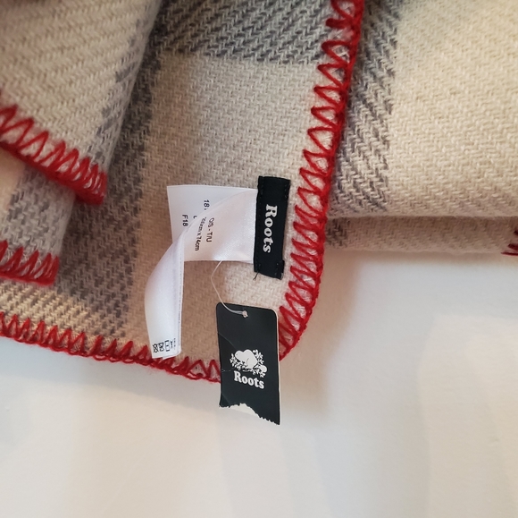 Roots winter scarf - Picture 2 of 3